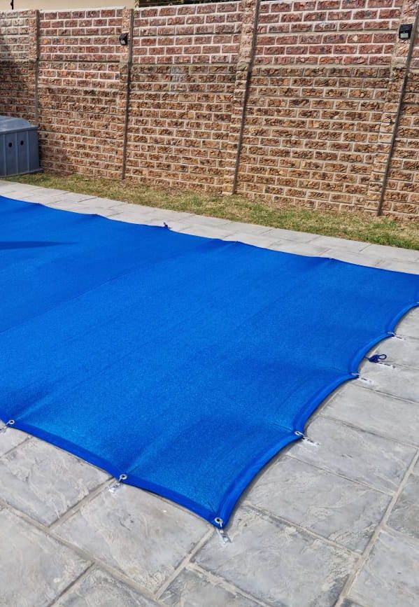pool covers specialist leaf catcher
