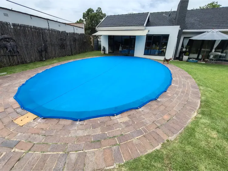 IMG_20241115_110529 pool covers specialist custom blue leaf catcher pool cover